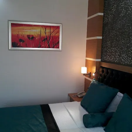 Malahit Exclusive فندق